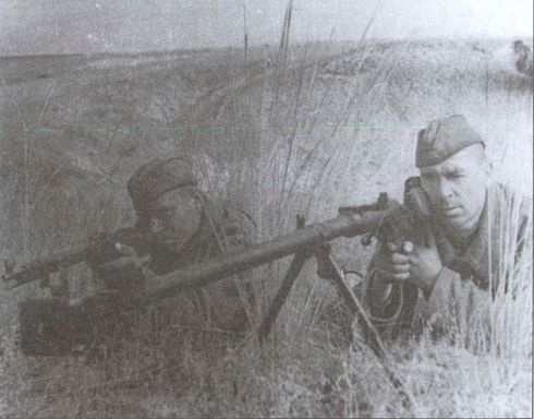 Иллюстрация к книге — Рубежи славы [i_022.jpg]