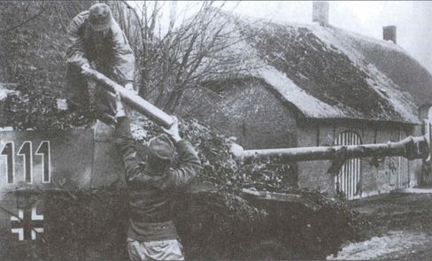 Иллюстрация к книге — Рубежи славы [i_039.jpg]