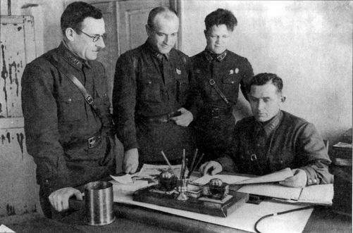 Иллюстрация к книге — Превратности стратегии [i_005.jpg]