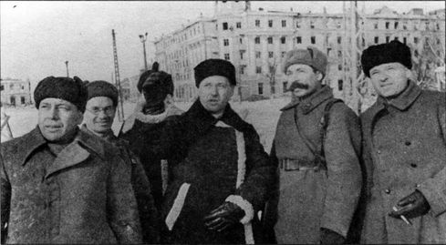 Иллюстрация к книге — Превратности стратегии [i_008.jpg]