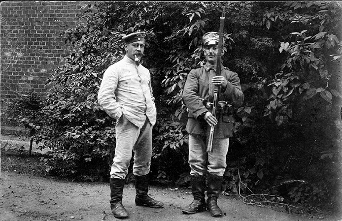 Иллюстрация к книге — Нелегалка. Как молодая девушка выжила в Берлине в 1940–1945 гг. [i_004.jpg]