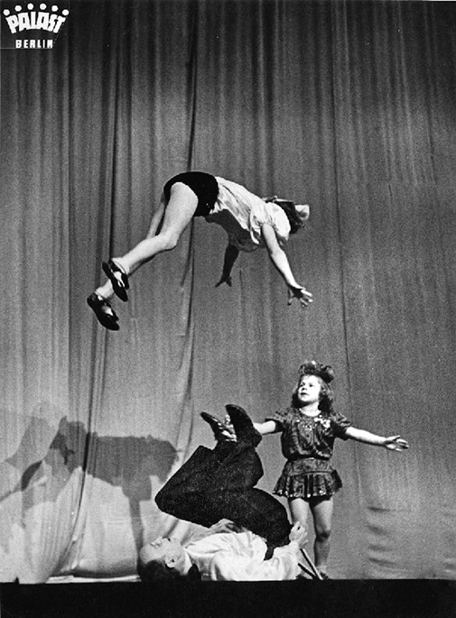 Иллюстрация к книге — Нелегалка. Как молодая девушка выжила в Берлине в 1940–1945 гг. [i_018.jpg]