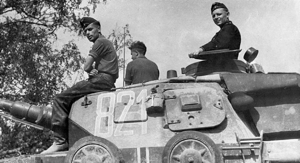 Иллюстрация к книге — Средний танк PZ.IV. «Рабочая лошадка» Панцерваффе [i_014.jpg]