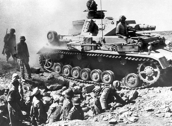 Иллюстрация к книге — Средний танк PZ.IV. «Рабочая лошадка» Панцерваффе [i_069.jpg]