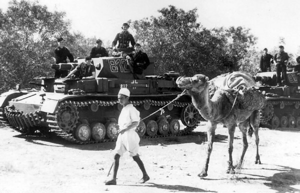 Иллюстрация к книге — Средний танк PZ.IV. «Рабочая лошадка» Панцерваффе [i_070.jpg]