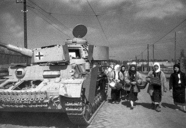 Иллюстрация к книге — Средний танк PZ.IV. «Рабочая лошадка» Панцерваффе [i_089.jpg]