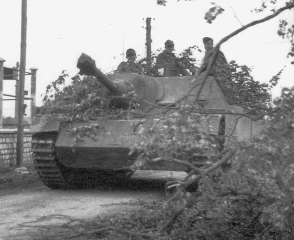 Иллюстрация к книге — Средний танк PZ.IV. «Рабочая лошадка» Панцерваффе [i_141.jpg]