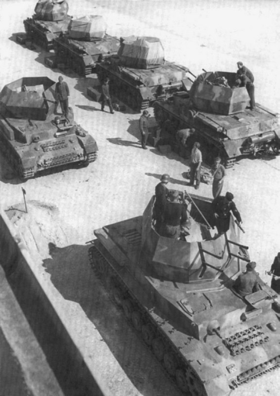 Иллюстрация к книге — Средний танк PZ.IV. «Рабочая лошадка» Панцерваффе [i_155.jpg]