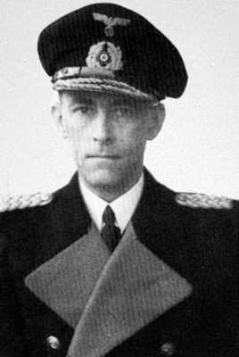 Иллюстрация к книге — Кригсмарине. Военно-морской флот Третьего рейха [i_043.jpg]