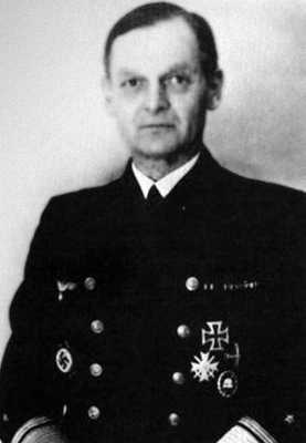 Иллюстрация к книге — Кригсмарине. Военно-морской флот Третьего рейха [i_093.jpg]