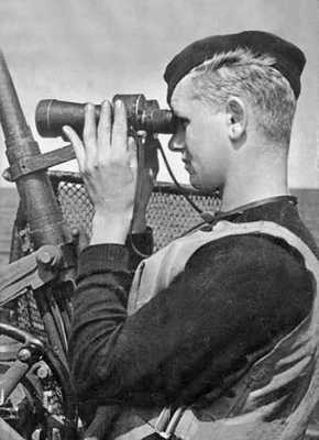 Иллюстрация к книге — Кригсмарине. Военно-морской флот Третьего рейха [i_390.jpg]