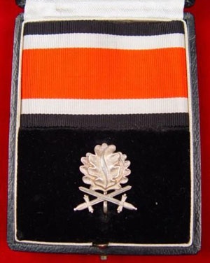 Иллюстрация к книге — Железный крест. Самая известная военная награда Второй мировой войны [i_751.jpg]