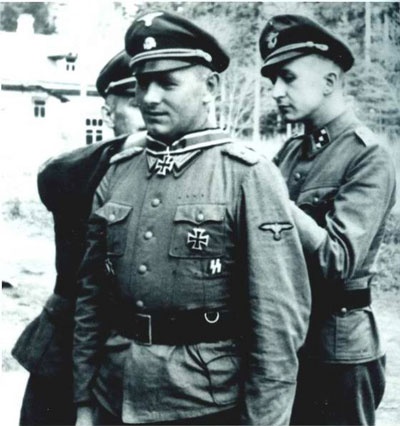 Иллюстрация к книге — Железный крест. Самая известная военная награда Второй мировой войны [i_855.jpg]