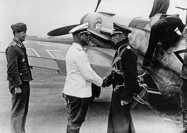 Иллюстрация к книге — Железный крест. Самая известная военная награда Второй мировой войны [i_890.jpg]