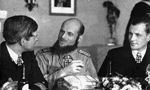 Иллюстрация к книге — Железный крест. Самая известная военная награда Второй мировой войны [i_901.jpg]