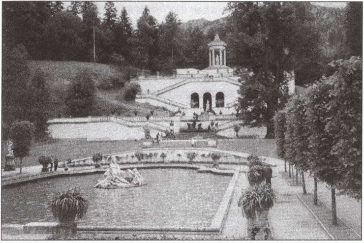 Иллюстрация к книге — Замки баварского короля [i_083.jpg]