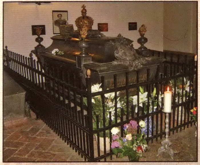 Иллюстрация к книге — Замки баварского короля [i_164.jpg]