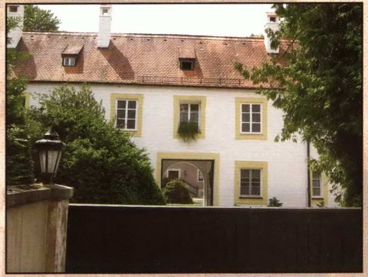 Иллюстрация к книге — Замки баварского короля [i_165.jpg]