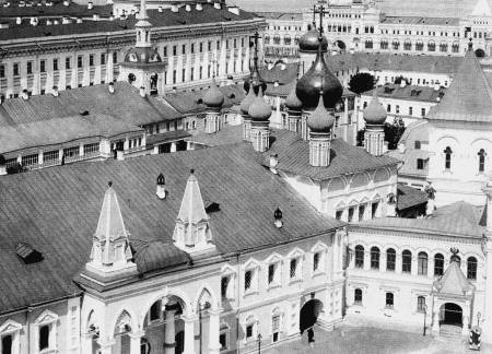 Иллюстрация к книге — Еретики и заговорщики [i_048.jpg]