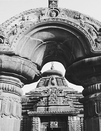 Иллюстрация к книге — Всеобщая история религий мира [_354.jpg]