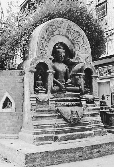 Иллюстрация к книге — Всеобщая история религий мира [_395.jpg]