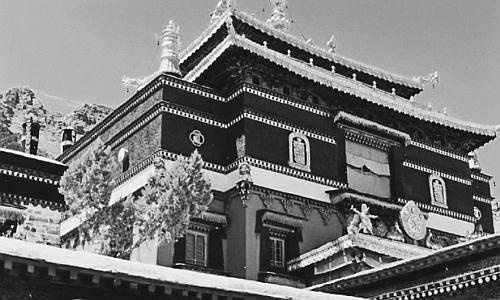 Иллюстрация к книге — Всеобщая история религий мира [_444.jpg]