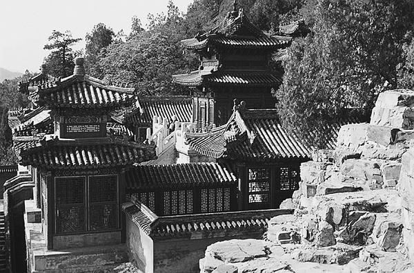 Иллюстрация к книге — Всеобщая история религий мира [_496.jpg]