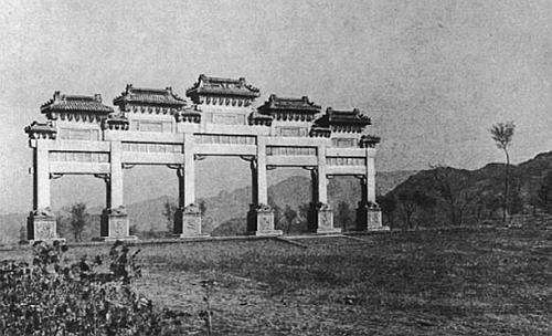 Иллюстрация к книге — Всеобщая история религий мира [_543.jpg]