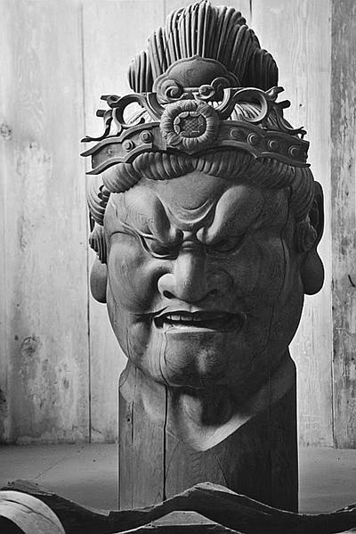 Иллюстрация к книге — Всеобщая история религий мира [_584.jpg]