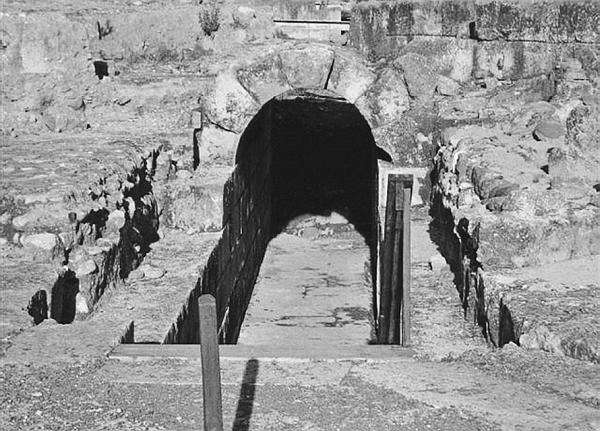 Иллюстрация к книге — Всеобщая история религий мира [_653.jpg]