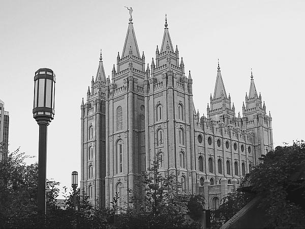 Иллюстрация к книге — Всеобщая история религий мира [_894.jpg]