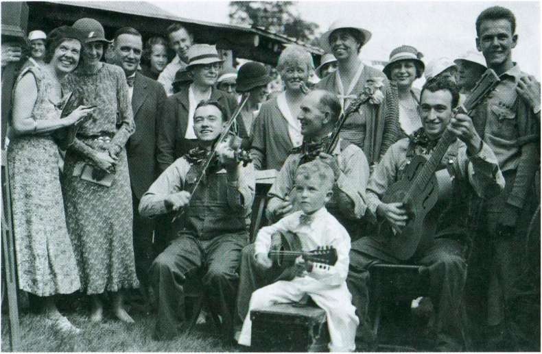 Иллюстрация к книге — Повседневная жизнь Соединенных Штатов в эпоху процветания и &quot;сухого закона&quot; [i_024.jpg]