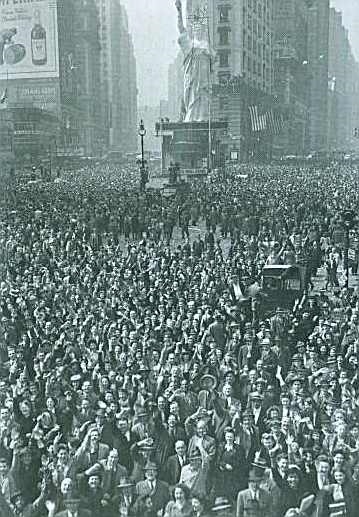 Иллюстрация к книге — Повседневная жизнь Соединенных Штатов в эпоху процветания и &quot;сухого закона&quot; [i_030.jpg]