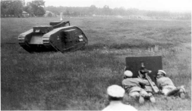 Иллюстрация к книге — Танки в Гражданской войне [i_133.jpg]