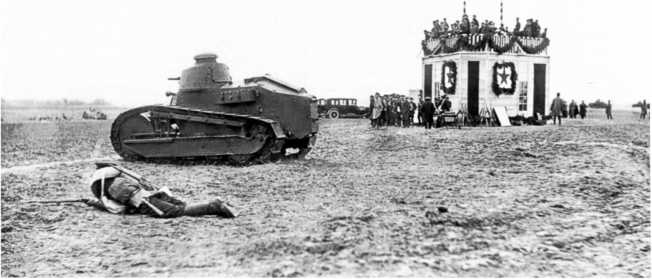 Иллюстрация к книге — Танки в Гражданской войне [i_135.jpg]