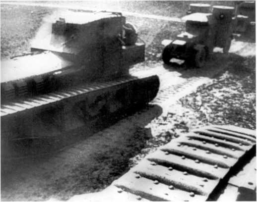 Иллюстрация к книге — Танки в Гражданской войне [i_138.jpg]