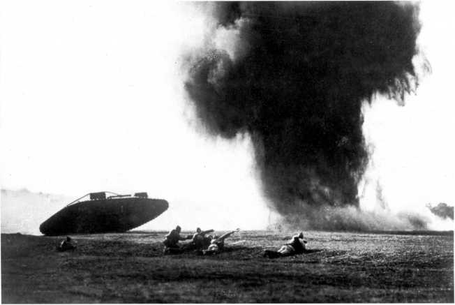 Иллюстрация к книге — Танки в Гражданской войне [i_141.jpg]