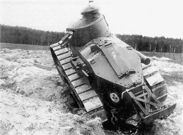 Иллюстрация к книге — Танк №1 &quot;Рено ФТ-17&quot;. Первый, легендарный [i_007.jpg]