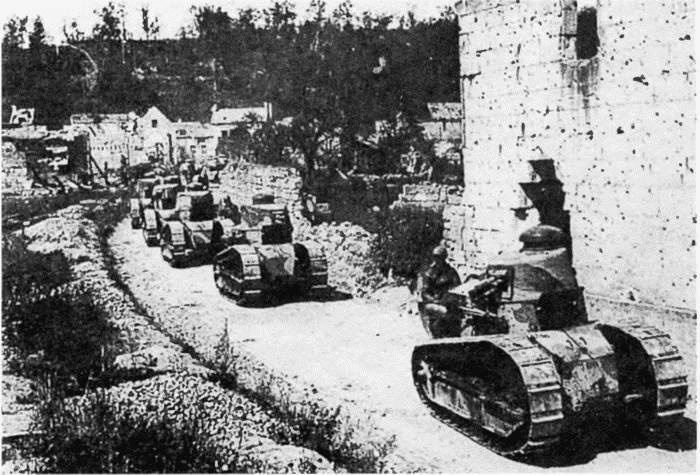 Иллюстрация к книге — Танк №1 &quot;Рено ФТ-17&quot;. Первый, легендарный [i_020.jpg]