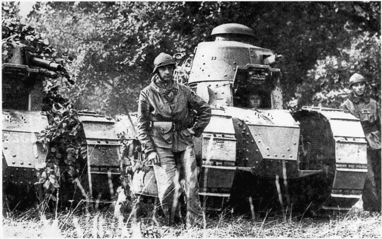 Иллюстрация к книге — Танк №1 &quot;Рено ФТ-17&quot;. Первый, легендарный [i_035.jpg]