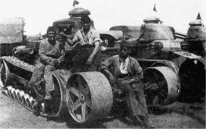 Иллюстрация к книге — Танк №1 &quot;Рено ФТ-17&quot;. Первый, легендарный [i_051.jpg]