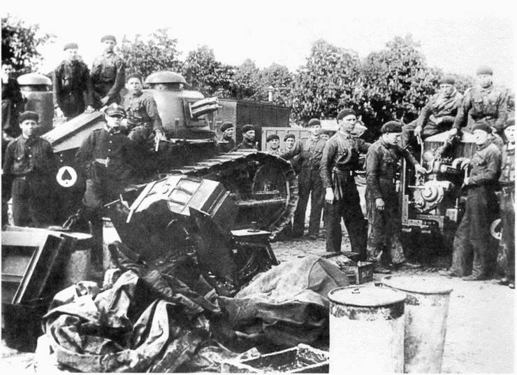 Иллюстрация к книге — Танк №1 &quot;Рено ФТ-17&quot;. Первый, легендарный [i_059.jpg]