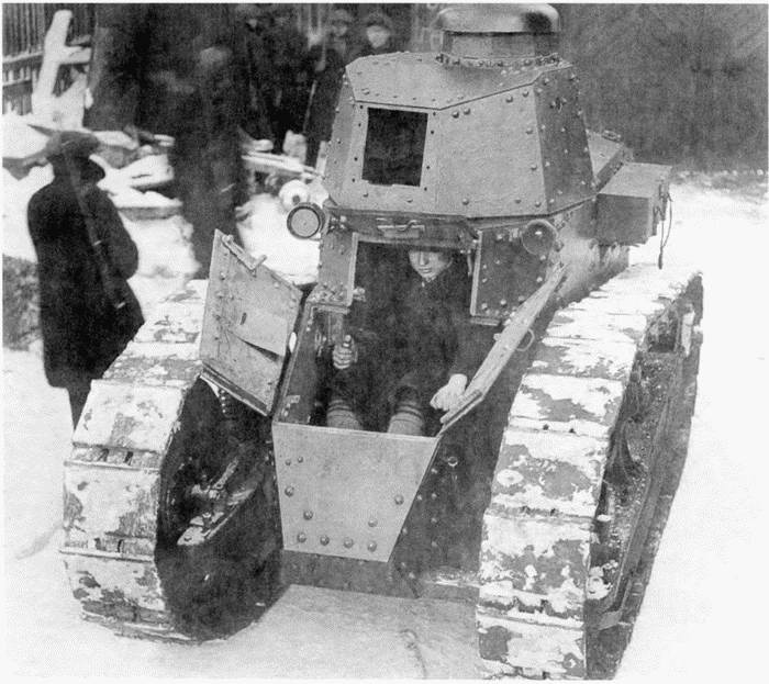 Иллюстрация к книге — Танк №1 &quot;Рено ФТ-17&quot;. Первый, легендарный [i_074.jpg]