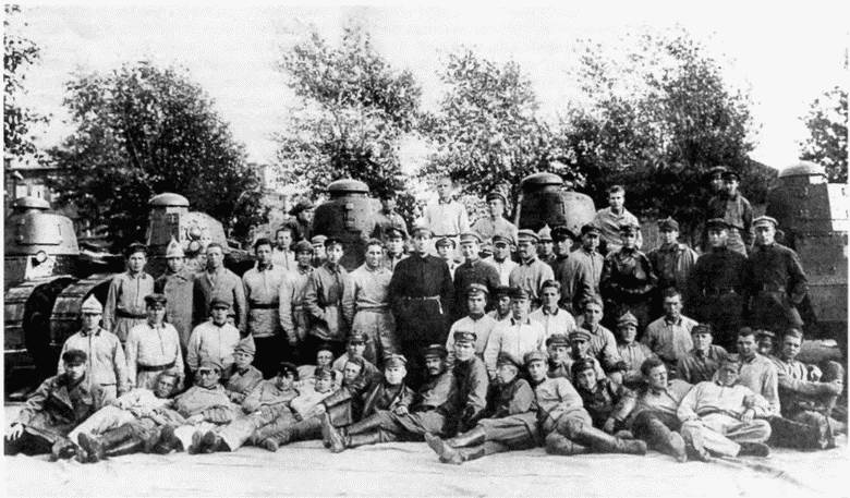 Иллюстрация к книге — Танк №1 &quot;Рено ФТ-17&quot;. Первый, легендарный [i_079.jpg]