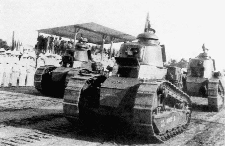 Иллюстрация к книге — Танк №1 &quot;Рено ФТ-17&quot;. Первый, легендарный [i_085.jpg]