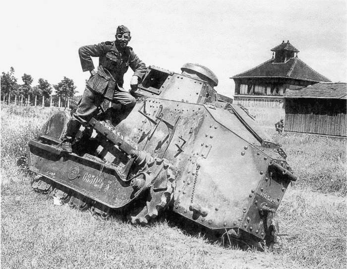 Иллюстрация к книге — Танк №1 &quot;Рено ФТ-17&quot;. Первый, легендарный [i_099.jpg]