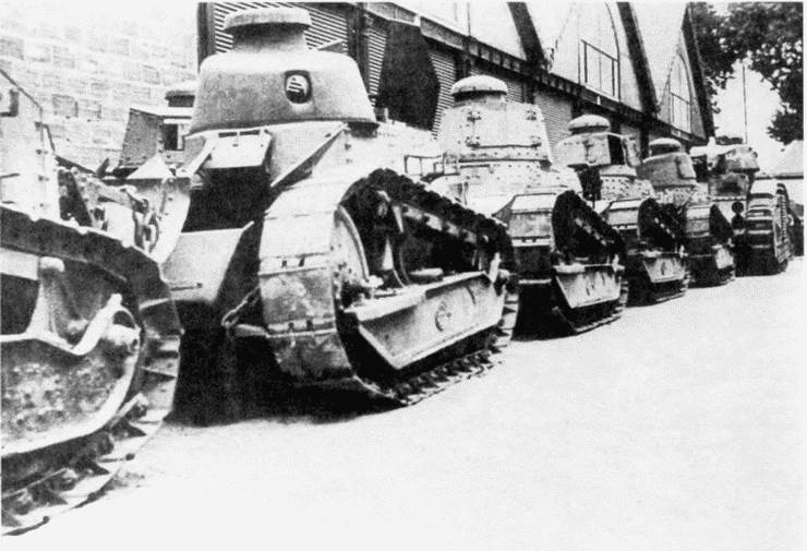 Иллюстрация к книге — Танк №1 &quot;Рено ФТ-17&quot;. Первый, легендарный [i_103.jpg]