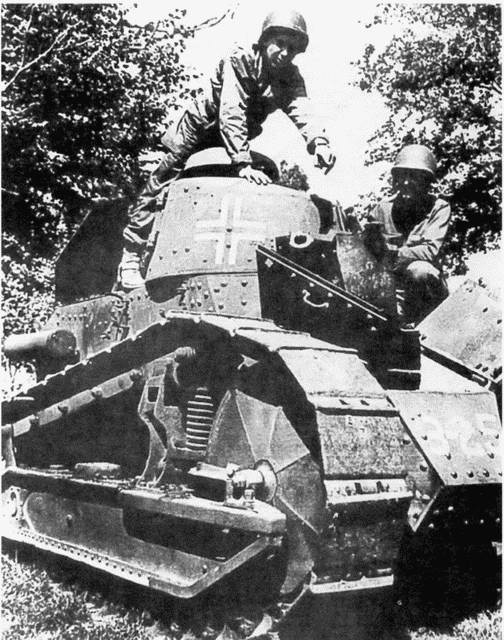 Иллюстрация к книге — Танк №1 &quot;Рено ФТ-17&quot;. Первый, легендарный [i_105.jpg]