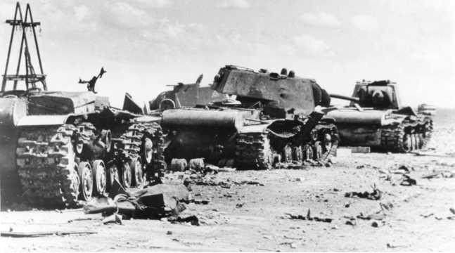 Иллюстрация к книге — Советский тяжелый танк КВ-1. Первые танки Победы [i_080.jpg]