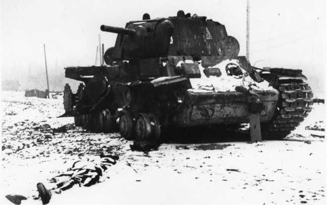 Иллюстрация к книге — Советский тяжелый танк КВ-1. Первые танки Победы [i_081.jpg]